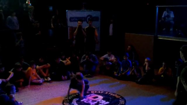 Брейк данс Кафе-клуб Sky(на танц поле B-boy Dan) смотреть онлайн