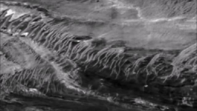 На Марсе найдена башня с окнами. База инопланетян или звездолет? смотреть онлайн