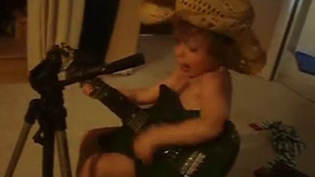 korbin age 3 trying to play guitar and sing смотреть онлайн