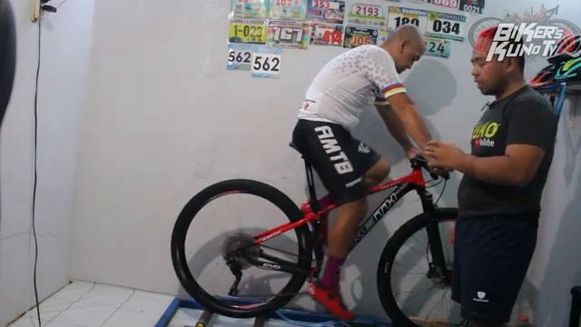 PAANO ISET-UP ANG TAMANG SADDLE HEIGHT AT RAILINGS | BIKE FIT 101 смотреть онлайн