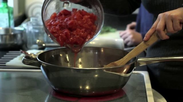 Hand Blender Pasta Sauce смотреть онлайн