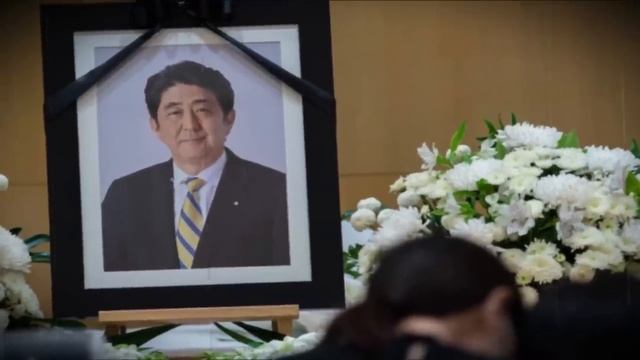 Одного "убрали" на сцене, другой попался в номере с мужиком смотреть онлайн