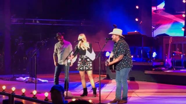 Wade Bowen, Miranda Lambert & Randy Rogers singing The Hag at Red Rocks 8/9/2017 смотреть онлайн