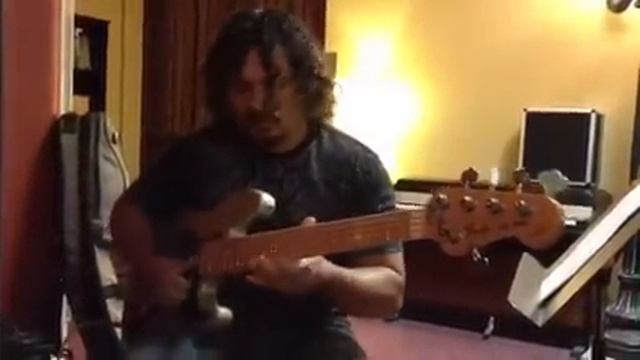 Fender Jazz Marcus Miller 5 strings смотреть онлайн