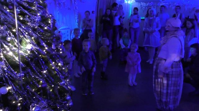 Новый год в театре кукол "Бродячая собачка" смотреть онлайн