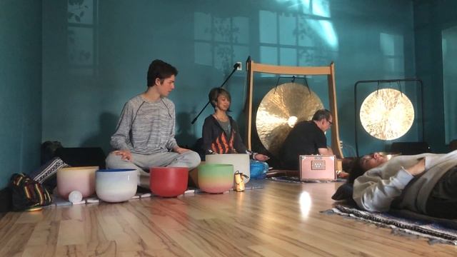 Gong Meditation with Crystal and Tibetan bowls смотреть онлайн