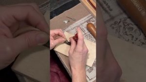 Процедура замены волоса на смычке в Доме Скрипки Scroll Fine Instruments ?