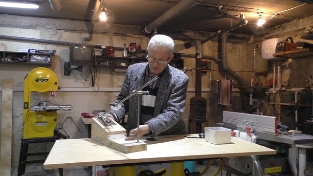 Как сделать точилку для ножей своими руками / how to make a sharpener for knives смотреть онлайн