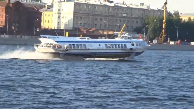 Метеор 214, вид на Литейный мост смотреть онлайн