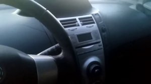 Дует холодным,печка не греет, правая сторона автомобиля( пример toyota yaris 2008)