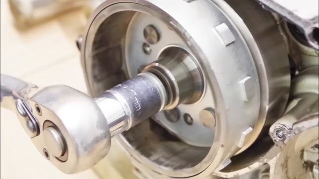 Yamaha YBR XT 125 Flywheel , Stator And Rotor Removal