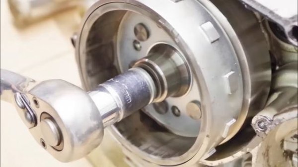 Yamaha YBR XT 125 Flywheel , stator and rotor removal