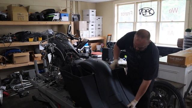Back to Work on the Big Wheel Road King | Budget Rebuilds смотреть онлайн