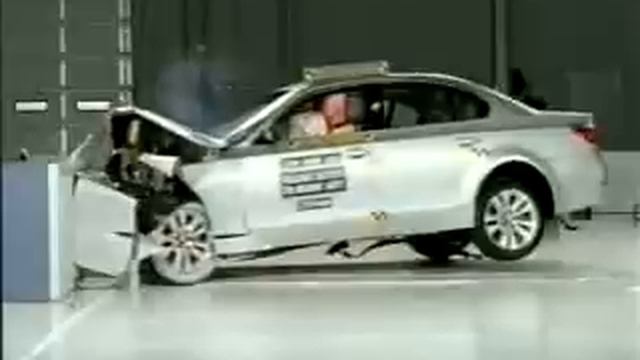 Crash Test of 2004 - 2008 BMW 545 i IIHS (Frontal Impact) смотреть онлайн