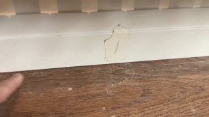 Монтаж плинтуса на бревно. Не все так просто!