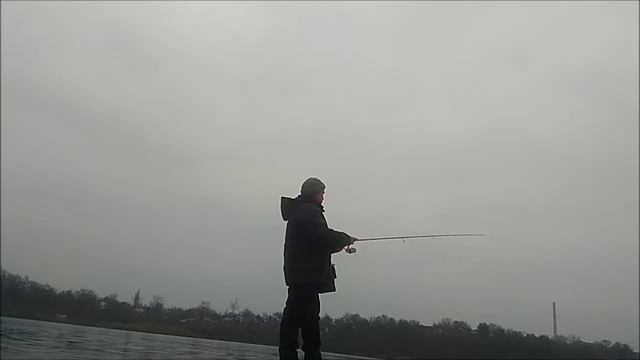 Рыбалка#окунь,полосатик,горбач,матросик смотреть онлайн