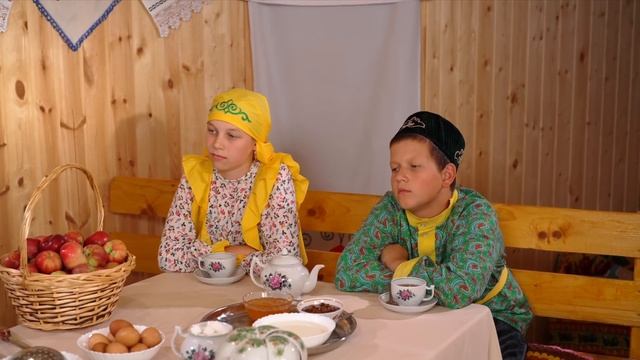 Татарское угощение для детей - урама и миш кабартмаси