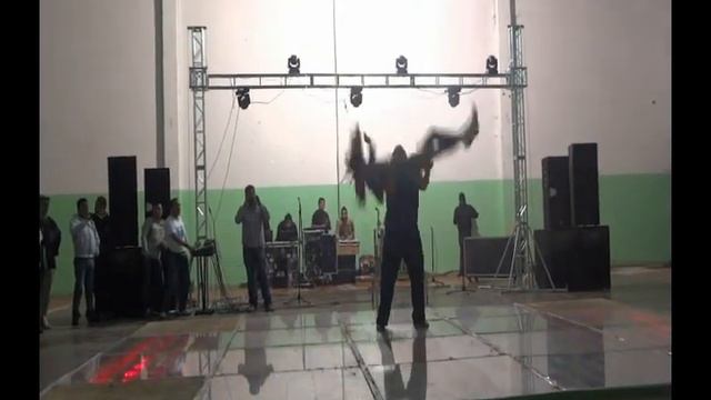 Erika y Andrés - Caché con Banda Aniversario de Ballet Kazak смотреть онлайн