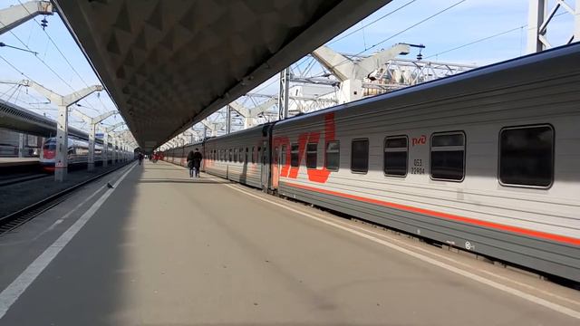 Московский вокзал. 8 апреля 2018. Отправление скорого поезда 121 СПб — Владикавказ. (Full HD) смотреть онлайн