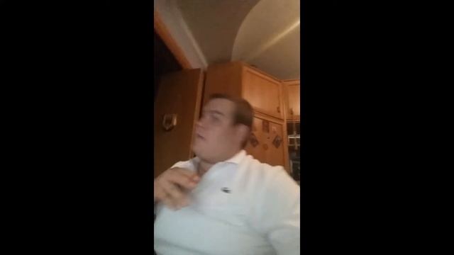 прочитал на сайте что фоткаться перед зеркалом нельзя=) смотреть онлайн