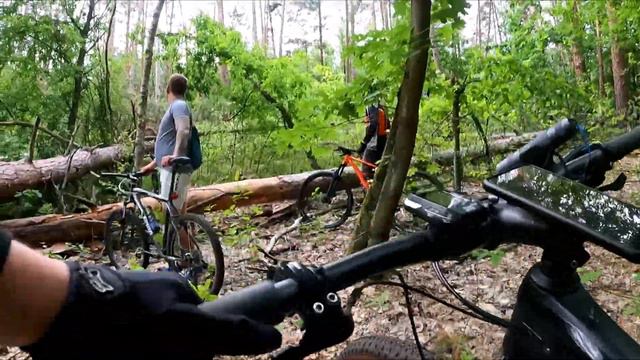 Хорошо промчали вечерком. Смотрите видео и подпевайте песни вслух😉😆