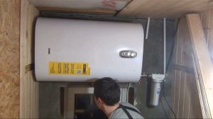 Установка электрического водонагревателя, горизонтальный монтаж.