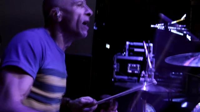 Trubetskoy - Don't Touch My Bass (Live) смотреть онлайн