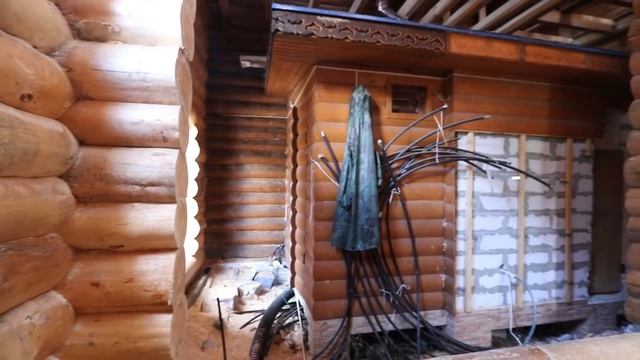 СЛОЖНАЯ крыша на срубе. ПРИМЫКАНИЕ старой и новой крыши. Кровля и стропильная система дома из бревн смотреть онлайн