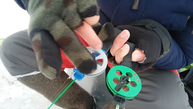 КАК SALMO НАЖИВАЕТСЯ НА ПРОСТЫХ РЫБАКАХ!! СРАВНЕНИЕ УДОЧЕК! ДЕШЕВАЯ VS ДОРОГАЯ! смотреть онлайн