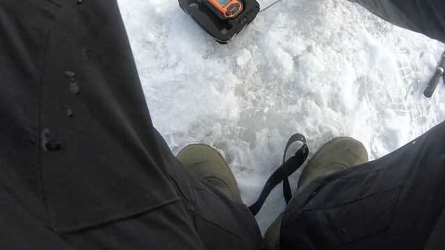 Рыбалка на судака на снегоходах на водохранилище. Судачья блесна выручает. смотреть онлайн