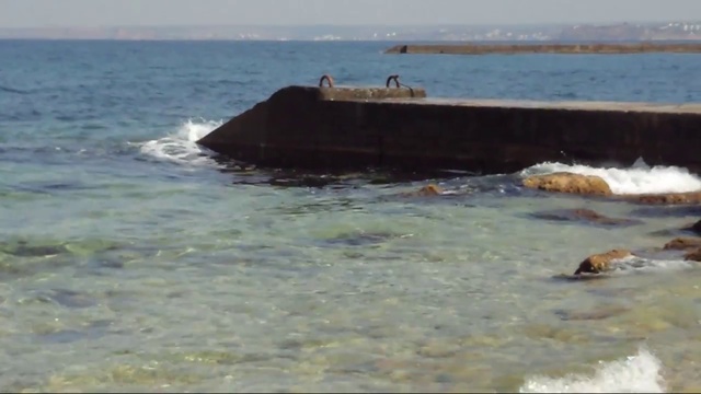 Море в начале октября в парке Победы Севастополя. смотреть онлайн