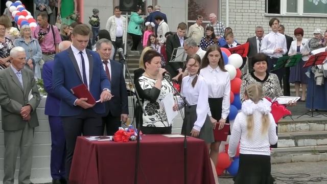 Последний звонок в Суземской СОШ №2 смотреть онлайн