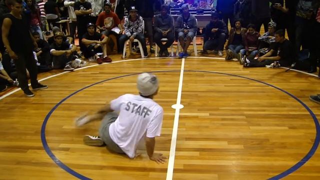 Isac e Dinamite - New Crew B.Boys vs Marcelo e Edgar - Twister Rock Style - Flying Boys 15 anos! смотреть онлайн