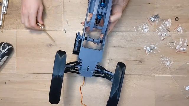 Skeeride RC Snowmobile Build Guide - with "Polar" panels and TPU track смотреть онлайн