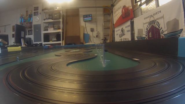 Slotcar Racing at Tabletop Level! 2-2-16! HO Slot Cars are Fast!!!! смотреть онлайн