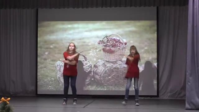 Абдрашитова Яна и Рожина Катя, 8 б класс, танец "Перемена" смотреть онлайн