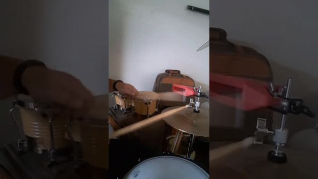 Hi-Hat with a souped up Tempo - 32nd note rolls on Hi-Hats. Drum practice with Troy Pippen смотреть онлайн