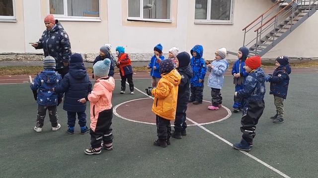 Подвижная игра Кот и мыши. Группа Любознайки смотреть онлайн