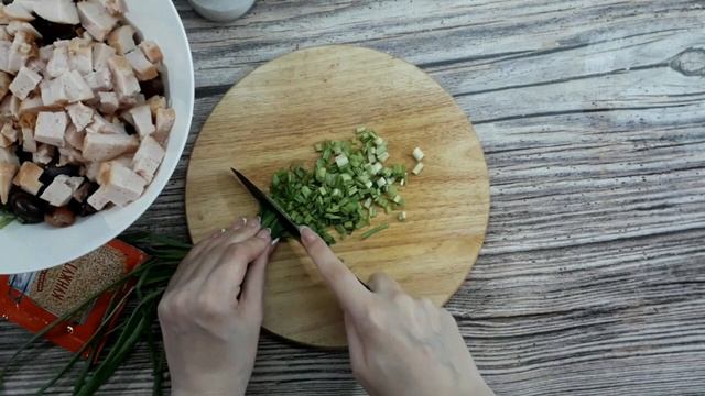 Вкусные Летние Салаты / Салат с Виноградом смотреть онлайн