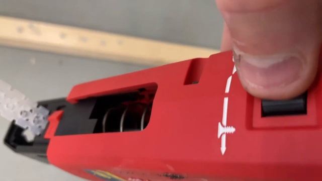 Köp Skruvdragare med automatmagasin Milwaukee M18 FSGC-202X på Klaravik смотреть онлайн