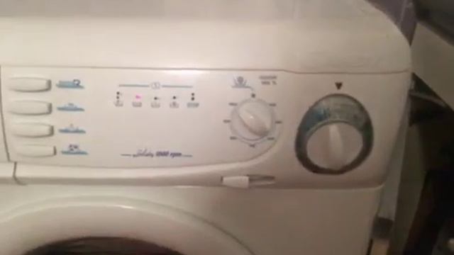 Только набирает воду и крутит не сливает и не отжимает Candy HOLIDAY 1002 TL смотреть онлайн