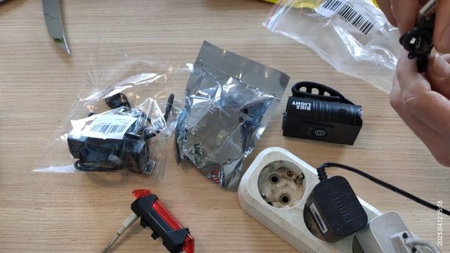 ???April 12, 2023 распаковка с AliExpress - три товара за 5.65€. Регулятор напряжения, вело фонарик смотреть онлайн