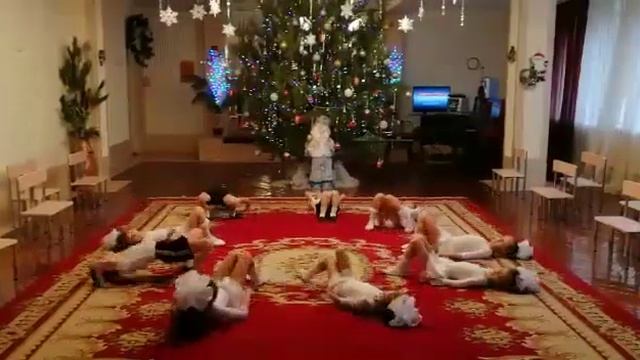 Танец с элементами гимнастики "снежинки" смотреть онлайн