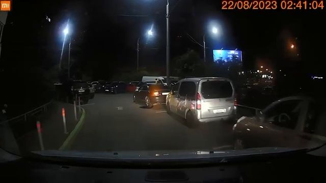 Момент взрыва над Красногорском. Сегодня ночью ВС РФ отразили атаку шести беспилотников. смотреть онлайн