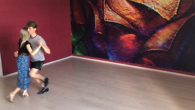 Индивидуальные уроки. Женя танцует 9 месяцев. Результат вы видите. смотреть онлайн