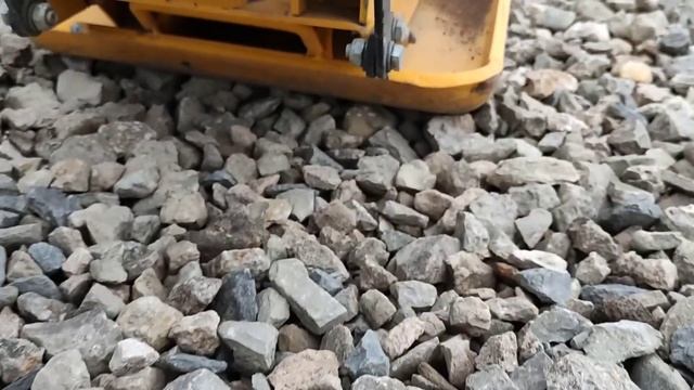 Нужно ли трамбовать щебень перед укладкой брусчатки? смотреть онлайн