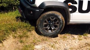 Эффектный или эффективный? Тест-драйв Suzuki Jimny