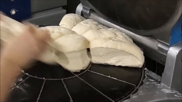 Robocut R Variomatic - гидравлический тестоделитель с круглой камерой деления смотреть онлайн