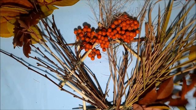 Поделка осенняя из листьев своими руками. Букет осенний для школы. смотреть онлайн
