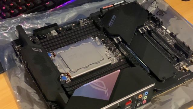 Lian Li PC-O11 Dynamic XL RTX3090 Ryzen 3960X RGB Showcase смотреть онлайн